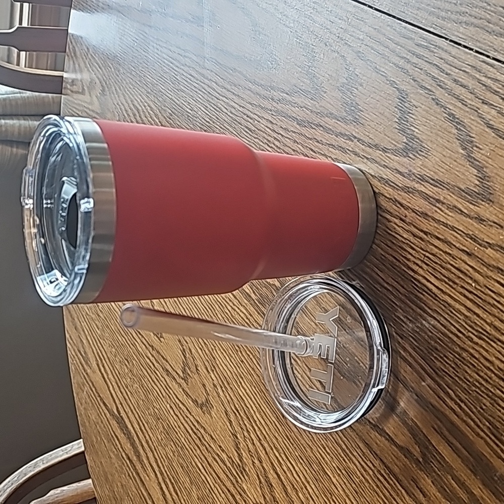 30 oz. Yeti tumbler w/ 2 lids